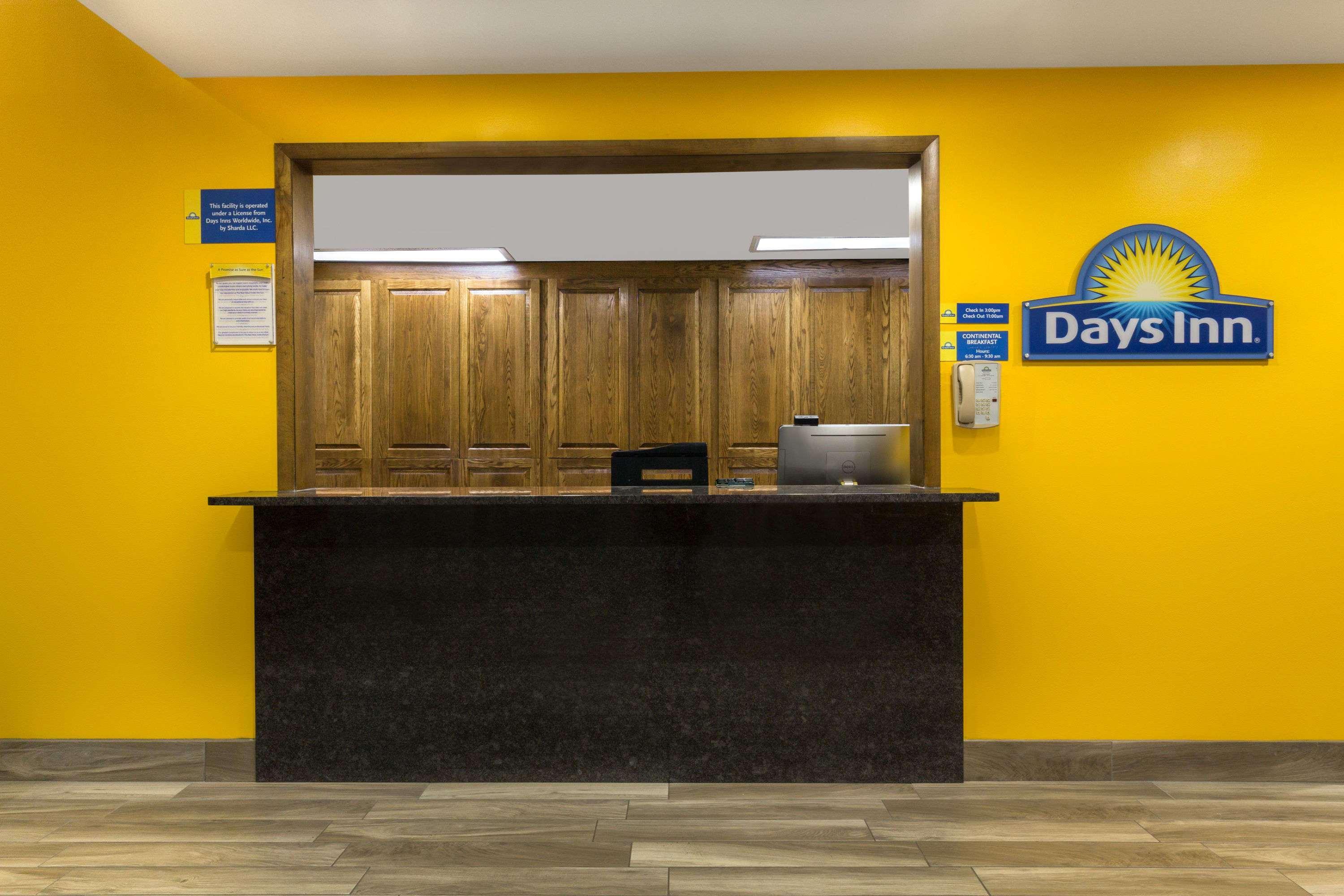 Days Inn By Wyndham Delta Exterior foto